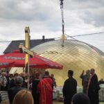 Освећење крста и подизање куполе у Новој Пазови