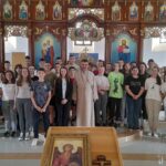 Mлади Илочани у посети православној цркви у Илоку