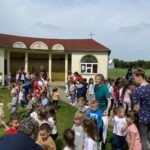 Молитвено сабрање деце предшколске установе “ПЧЕЛИЦА” из Лаћарка у храму Светог архангела Гаврила