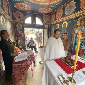 Света Литургија у капели Светог Василија Острошког при Геронтолошком центру у Руми