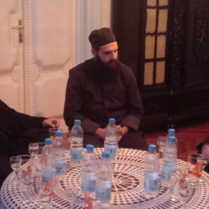 ЕПИСКОП СРЕМСКИ ПОКЛОНИО СВЕТЕ МОШТИ МОНАСИМА МАНАСТИРА ПОДМАИНЕ ИЗ БУДВЕ