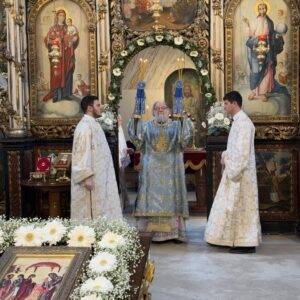 СВЕТА АРХИЈЕРЕЈСКА ЛИТУРГИЈА У НОВИМ КАРЛОВЦИМА