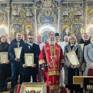 СВЕТА АРХИЈЕРЕЈСКА ЛИТУРГИЈА И ОСВЕШТАЊЕ  ЕПАРХИЈСКОГ ЦЕНТРА ПРИ ВАЗНЕСЕЊСКОМ ХРАМУ У РУМИ