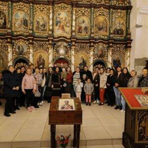 Чланице Кола српских сестара украшавале јаја за Васкрс у Прхову