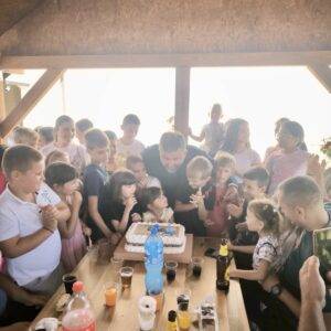 ДЕЧЈИ ДАН У ВЕЛИКИМ РАДИНЦИМА