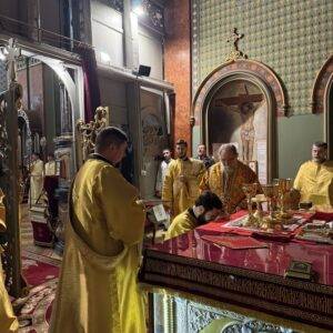 СВЕТА АРХИЈЕРЕЈСКА ЛИТУРГИЈА У КАТЕДРАЛНОМ ХРАМУ СВЕТОГ ОЦА НИКОЛАЈА